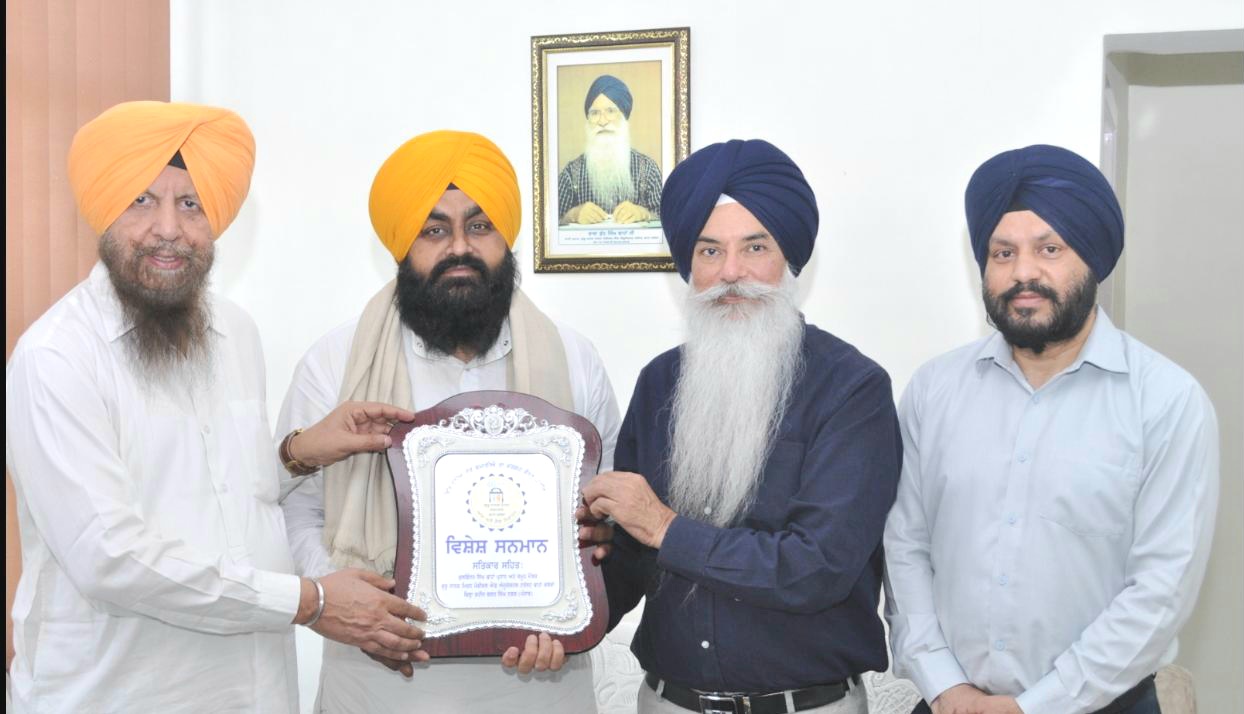 ਇੰਪਰੂਵਮੈਂਟ ਟਰੱਸਟ ਦੇ ਚੇਅਰਮੈਨ ਵਲੋਂ ਢਾਹਾਂ ਕਲੇਰਾਂ ਦੇ ਮਿਸ਼ਨਰੀ ਅਦਾਰਿਆਂ ਦੀ ਸ਼ਲਾਘਾ